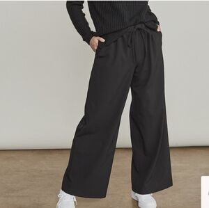 NWT Elizabeth and James Black Wide-Leg Trousers Size M